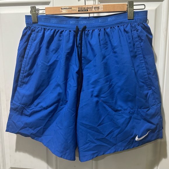 Nike running shorts - Picture 4 of 4